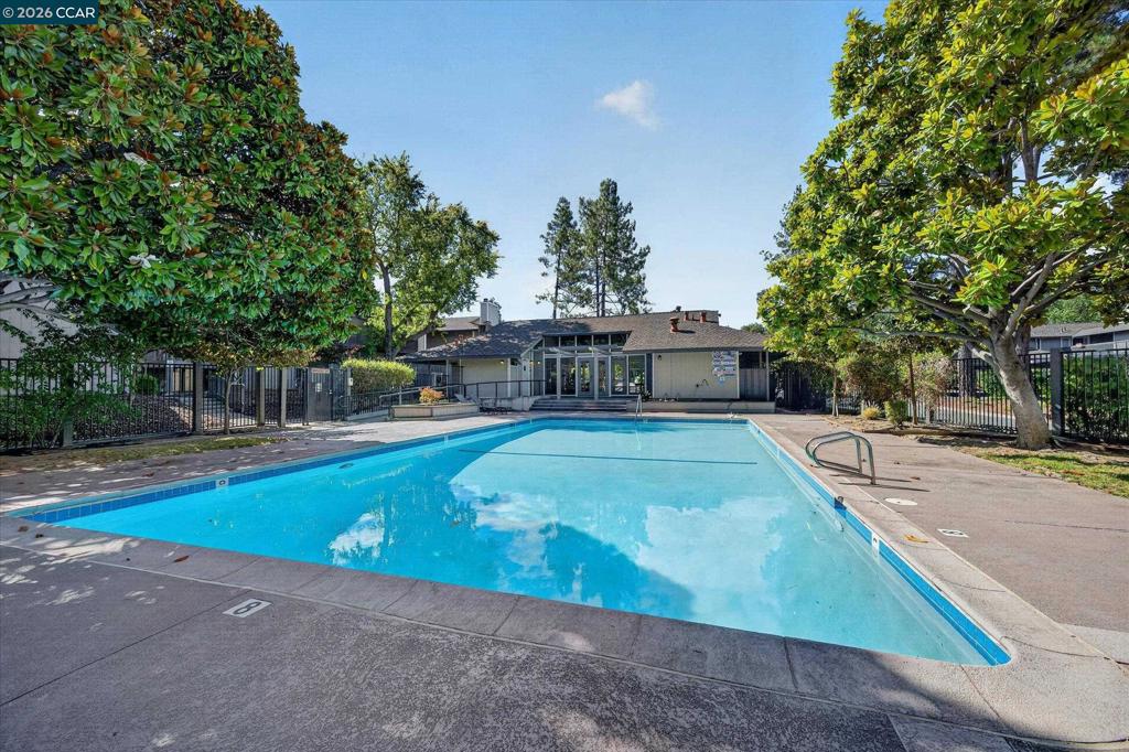 41127196 Property Photo 39
