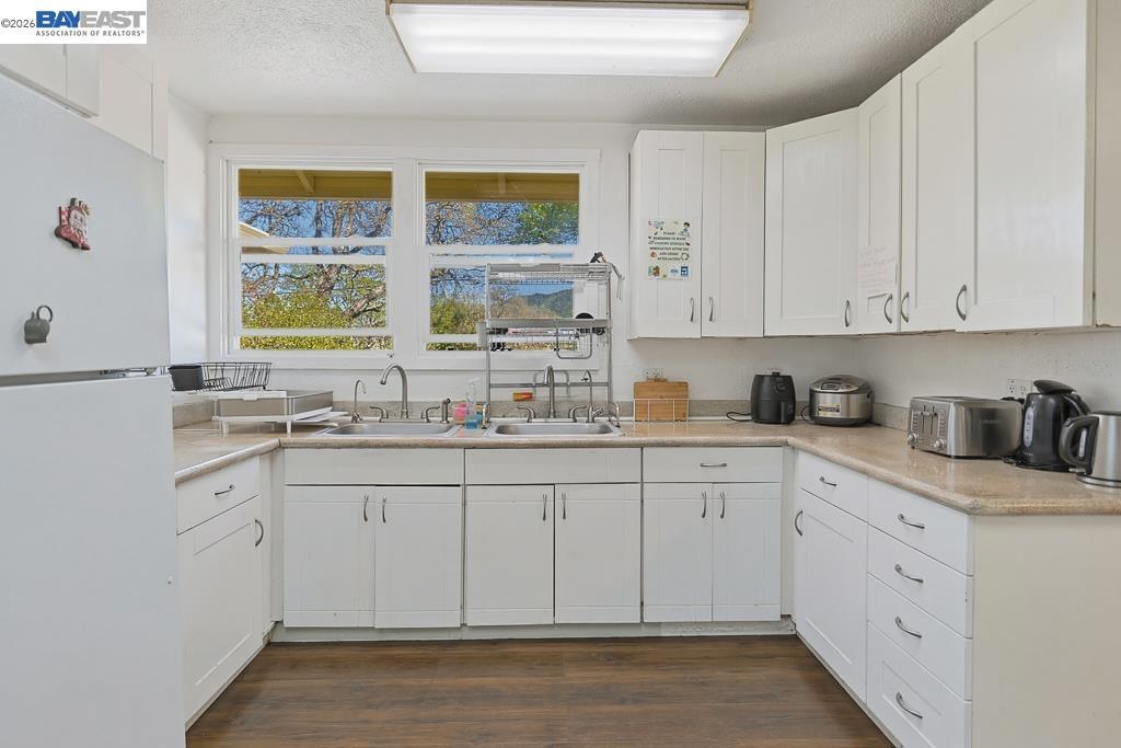179 Los Ranchitos Rd Property Photo 4