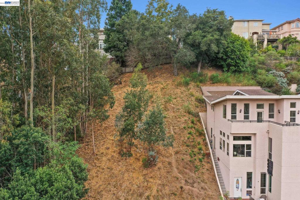 209 Sheridan Rd Property Photo 2