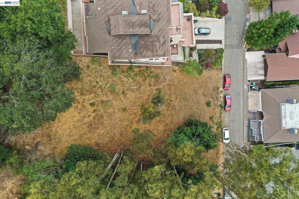 209 Sheridan Rd Property Photo 3