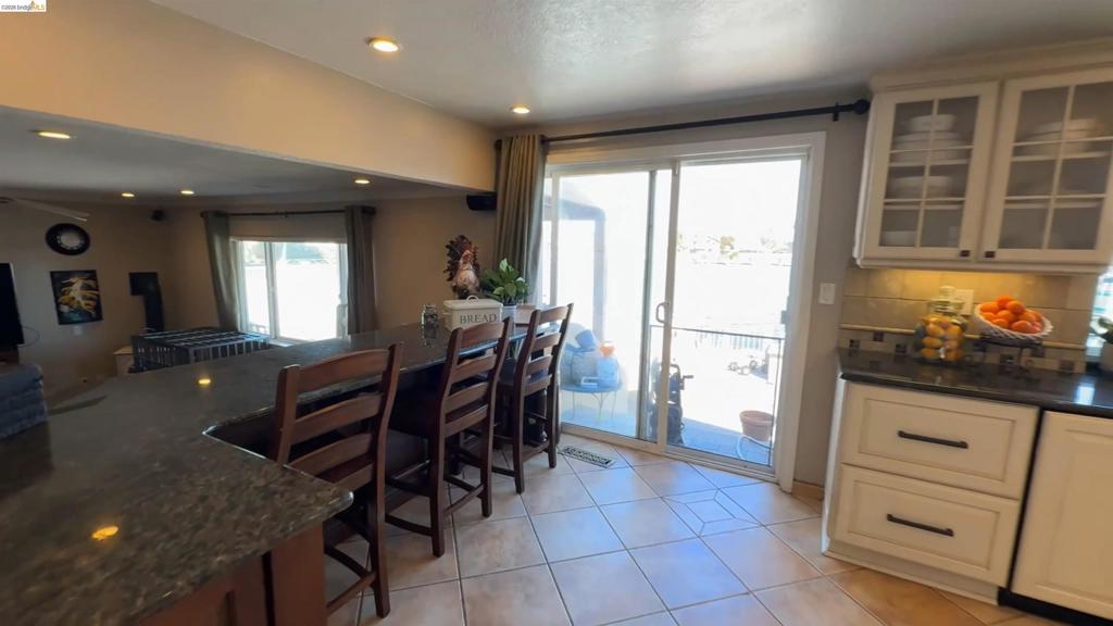 1835 Dolphin Ct Property Photo 9