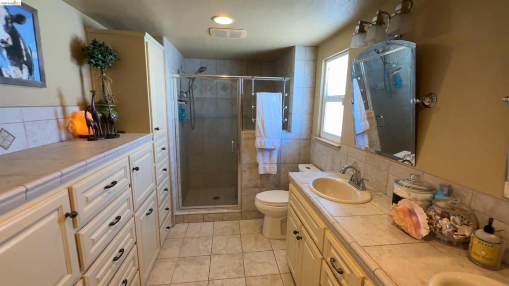 1835 Dolphin Ct Property Photo 15
