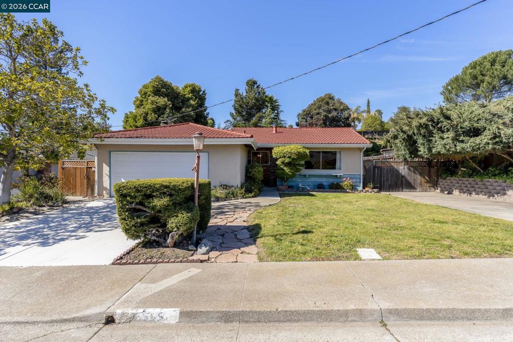 2555 Arroyo Ave Property Photo 1