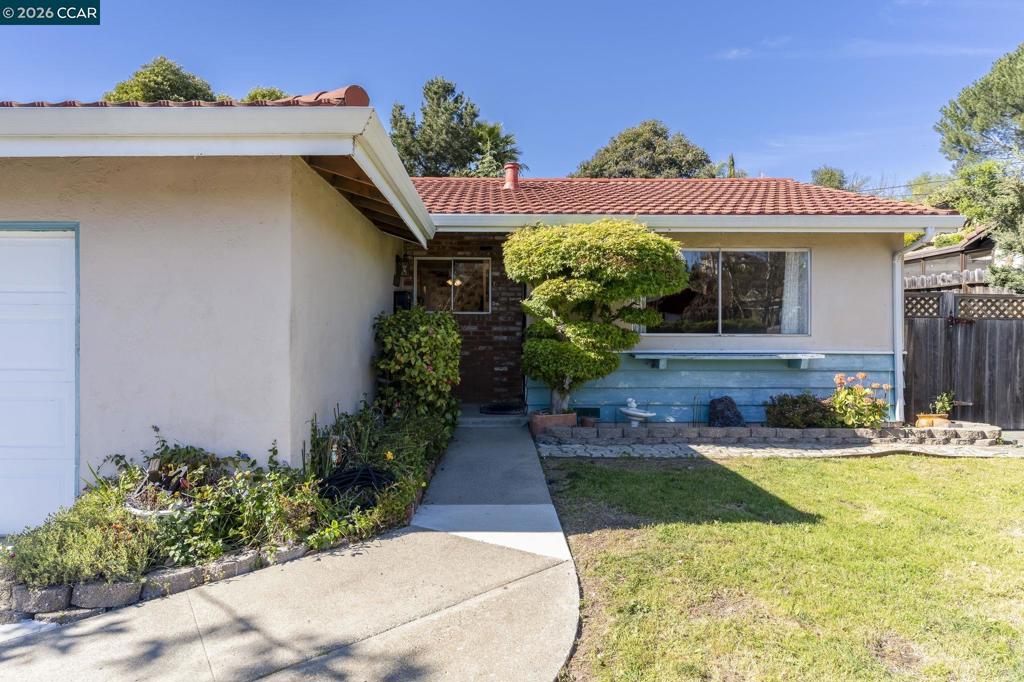 2555 Arroyo Ave Property Photo 4