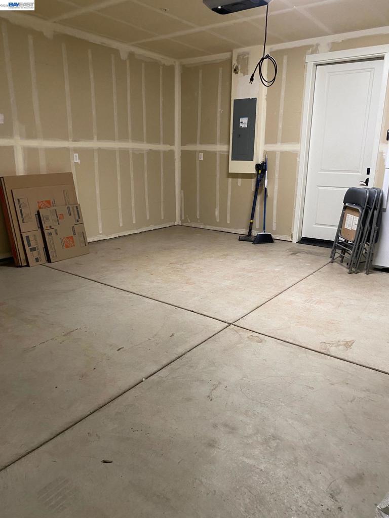 619 Heathridge Street Property Photo 29