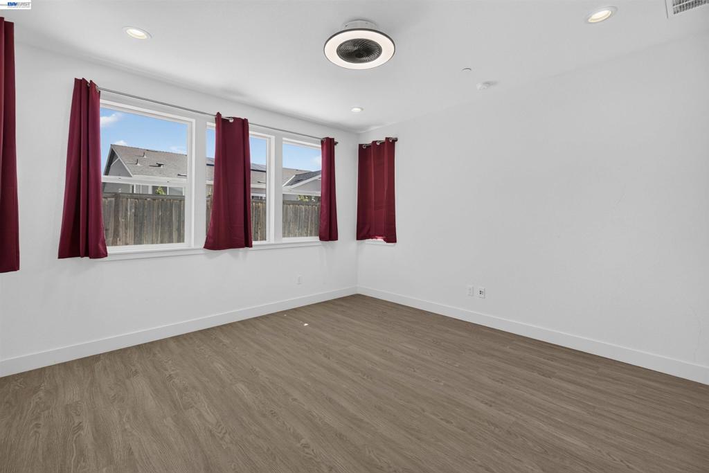 619 Heathridge Street Property Photo 32