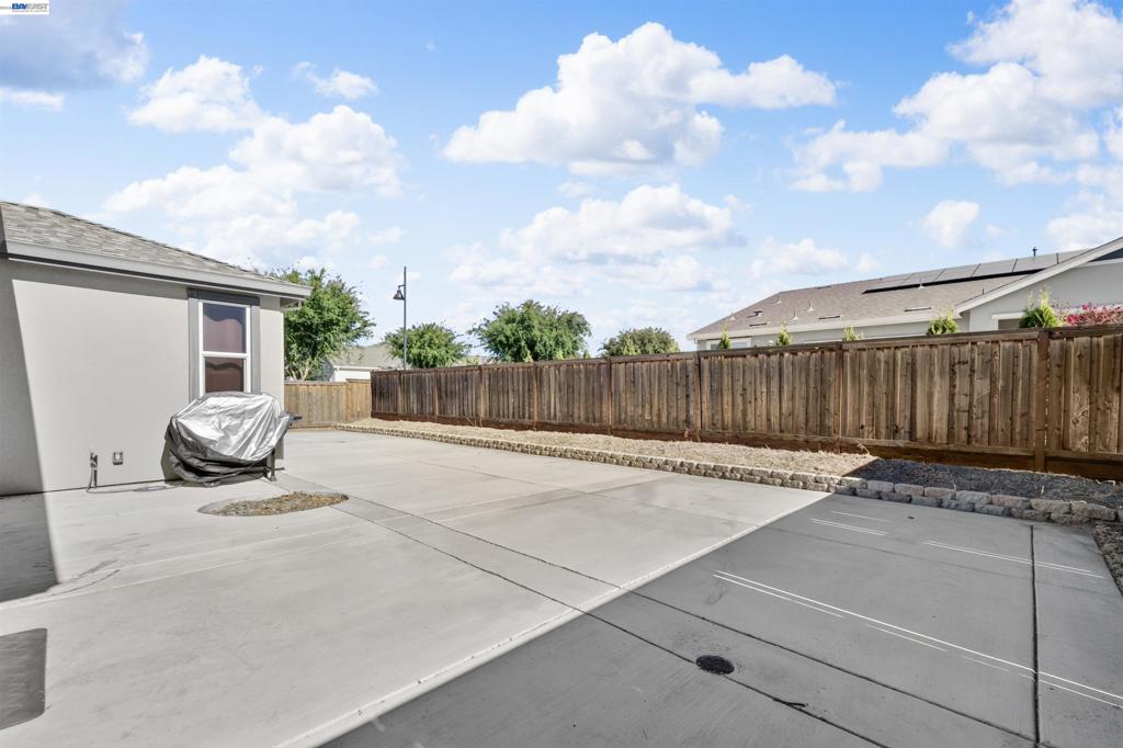 619 Heathridge Street Property Photo 42