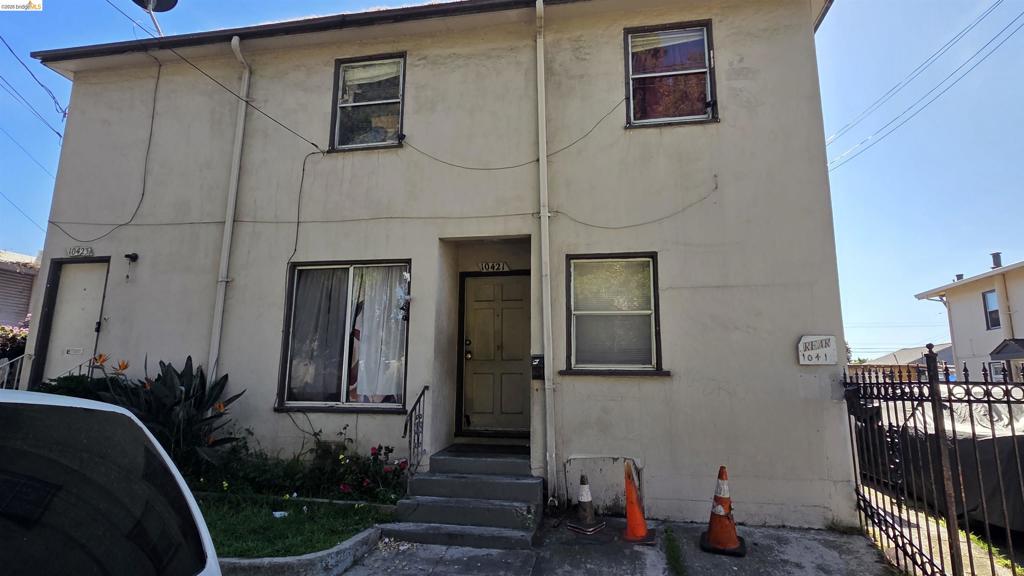10419 San Leandro St Property Photo 1