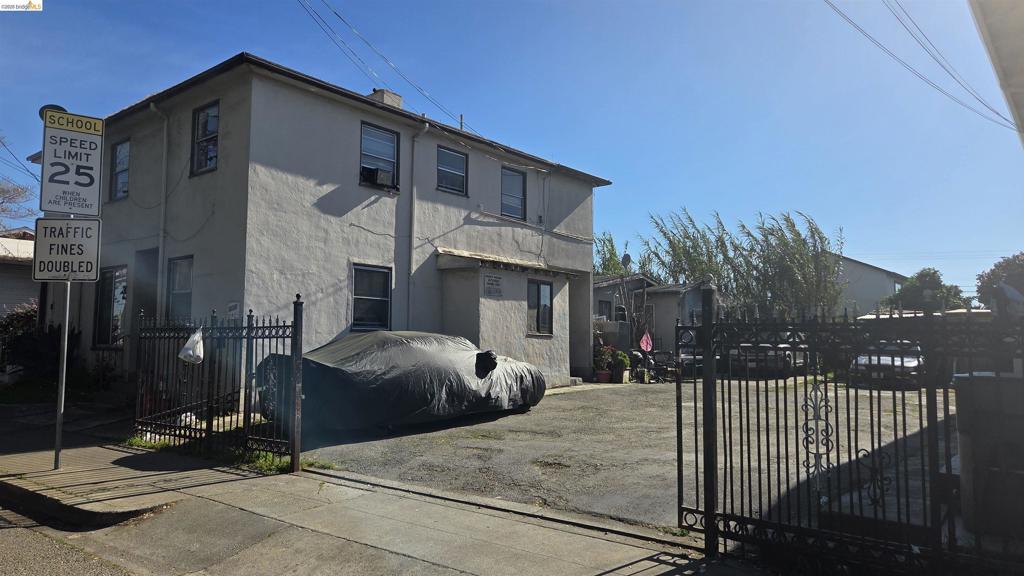 10419 San Leandro St Property Photo 3