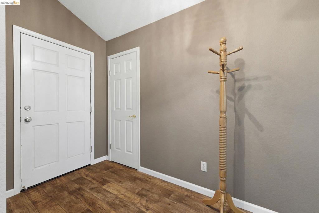 12796 Cresthaven Dr Property Photo 3