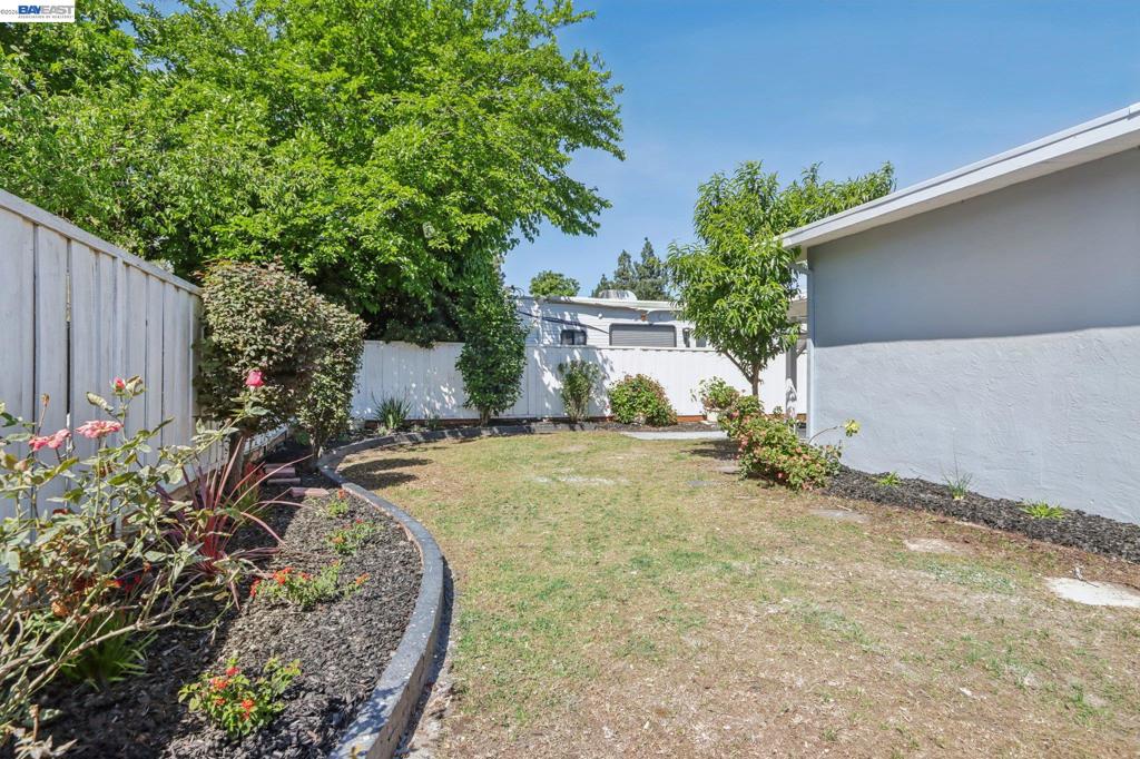 238 Bluebird Ave Property Photo 35