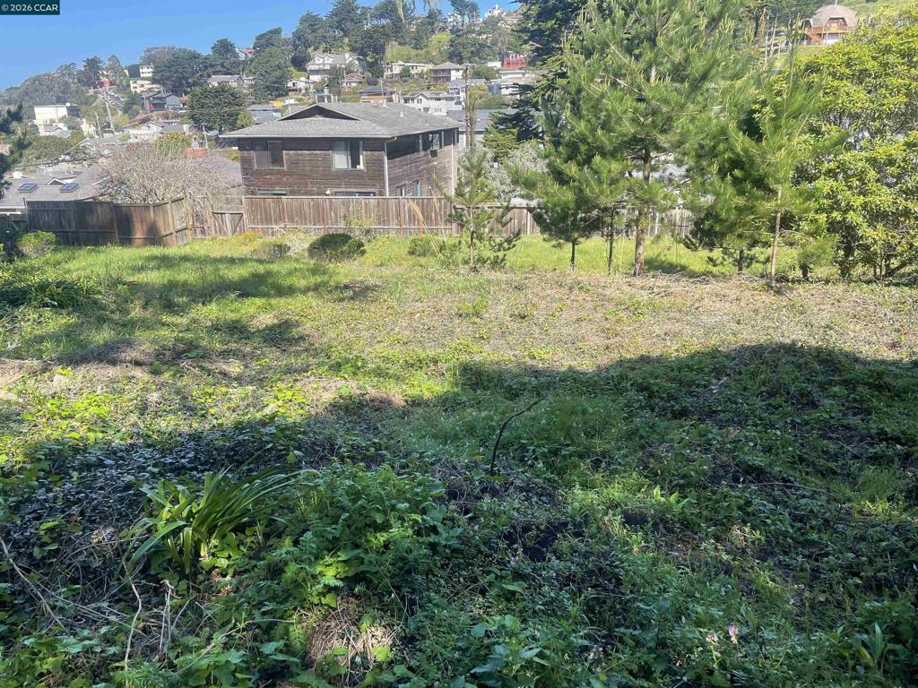 490 Clarendon Rd Property Photo 2