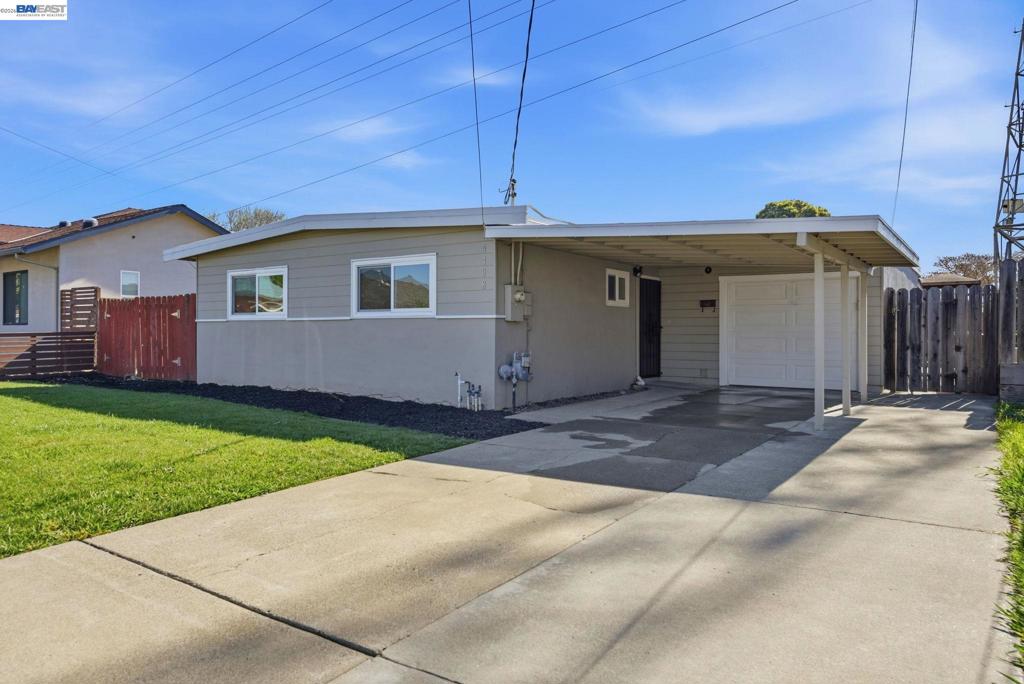 4498 Ladner St Property Photo 2