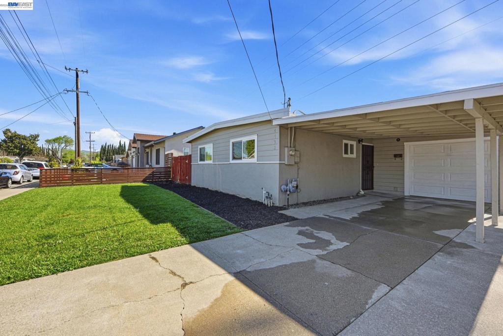 4498 Ladner St Property Photo 3