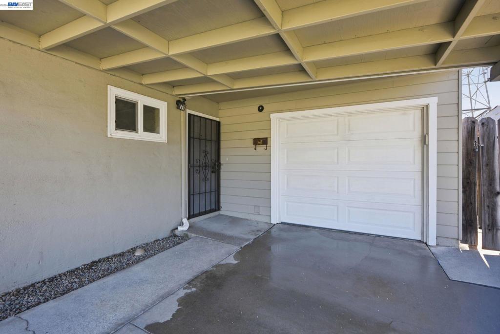 4498 Ladner St Property Photo 5