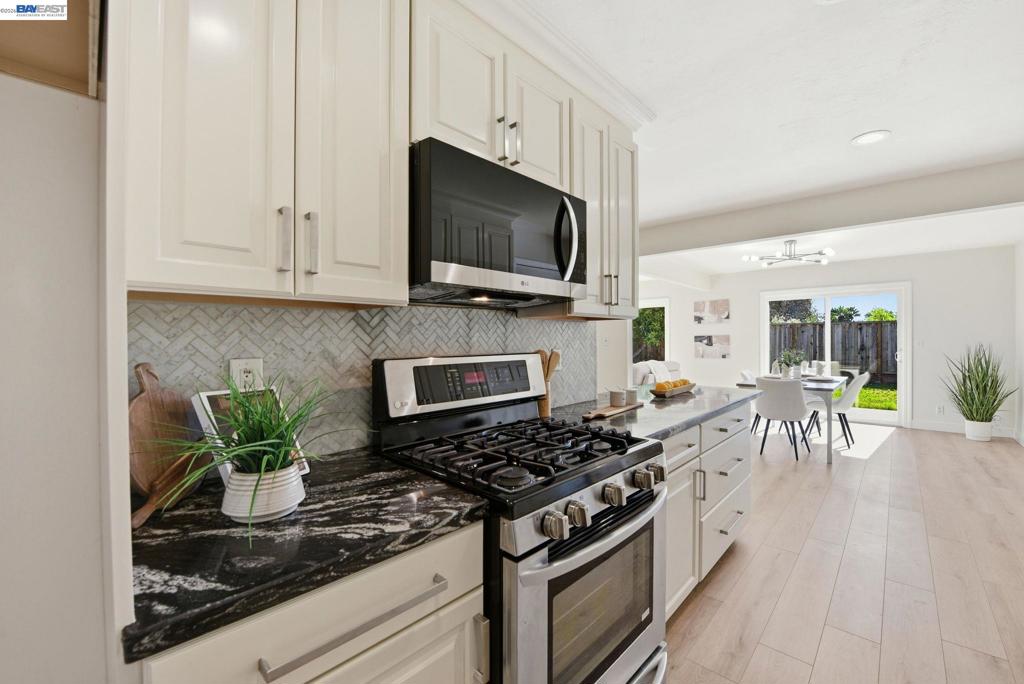 4498 Ladner St Property Photo 7