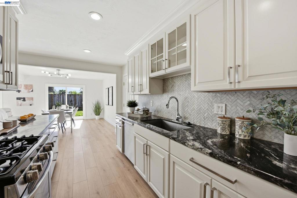 4498 Ladner St Property Photo 8