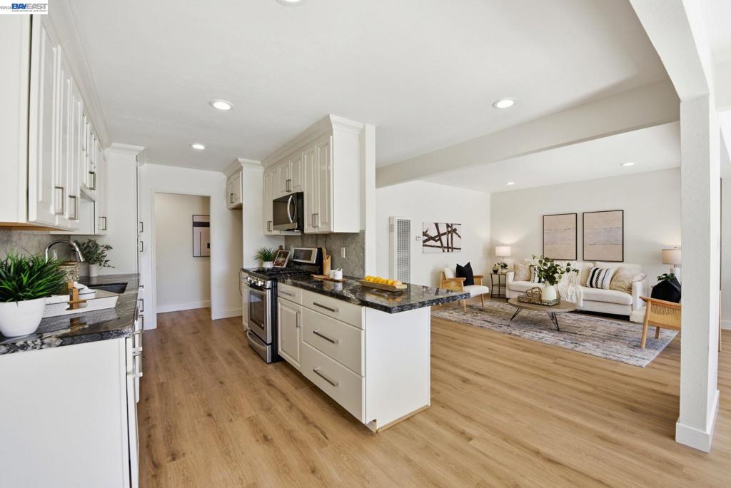 4498 Ladner St Property Photo 10
