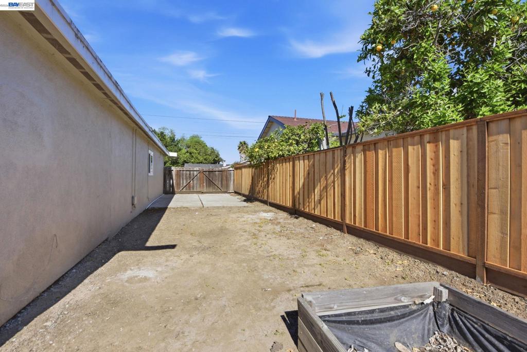 4498 Ladner St Property Photo 37