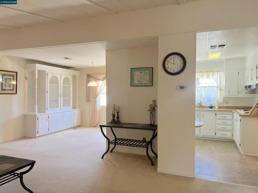 198 Kona Cir Property Photo 5
