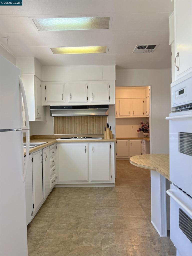 198 Kona Cir Property Photo 8
