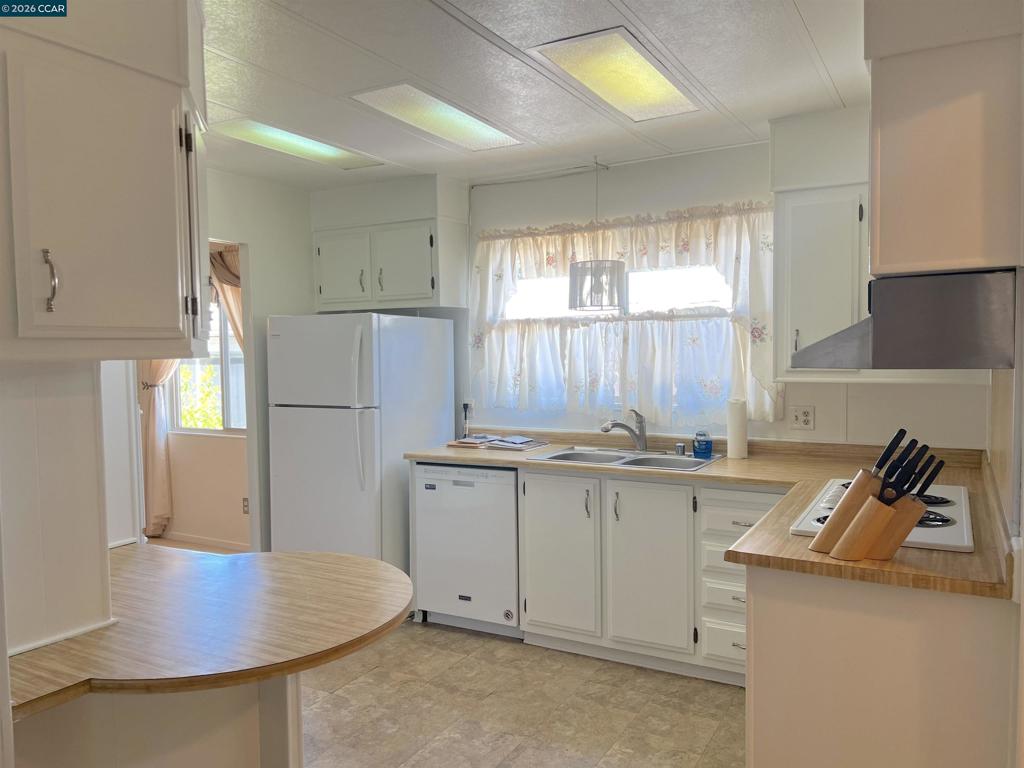 198 Kona Cir Property Photo 9