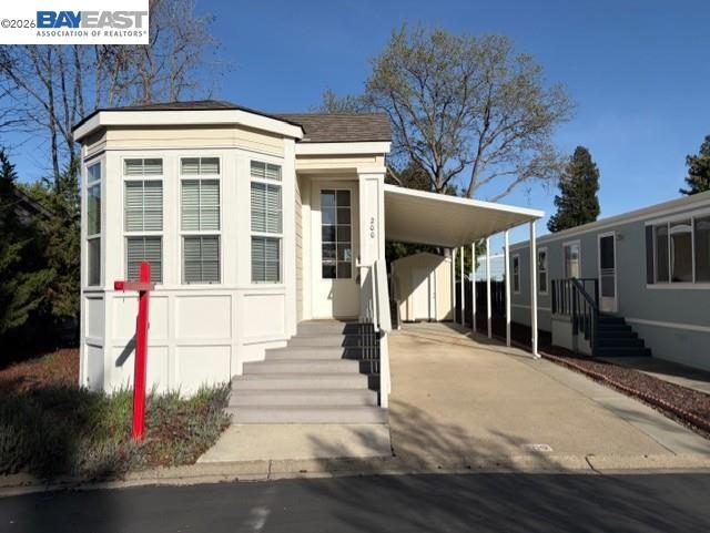 3263 Vineyard Ave Property Photo 1