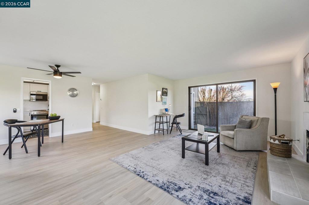 2 Lakeview Ct Property Photo 5