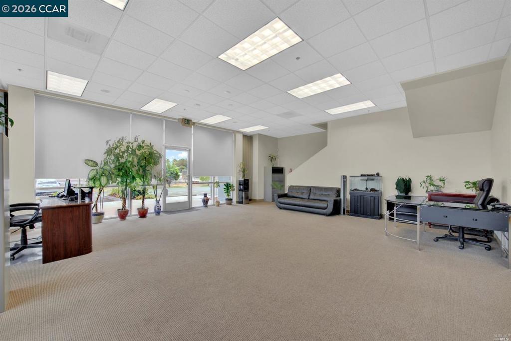 4725 Mangels Blvd Property Photo 4