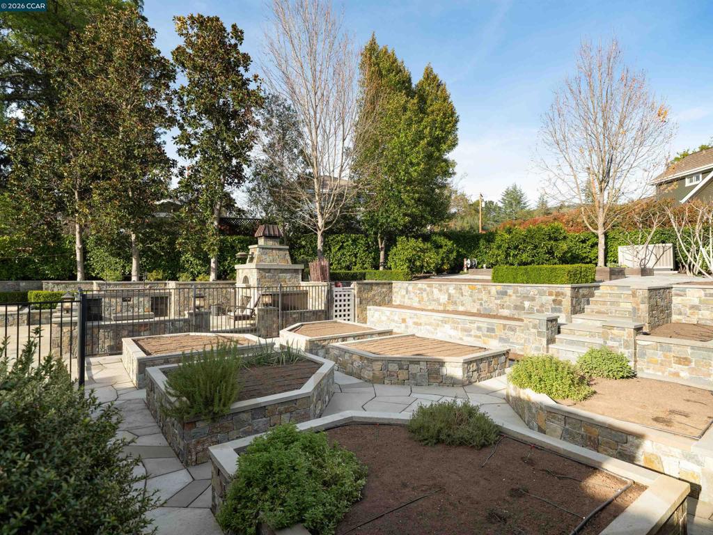 41127983 Property Photo 35