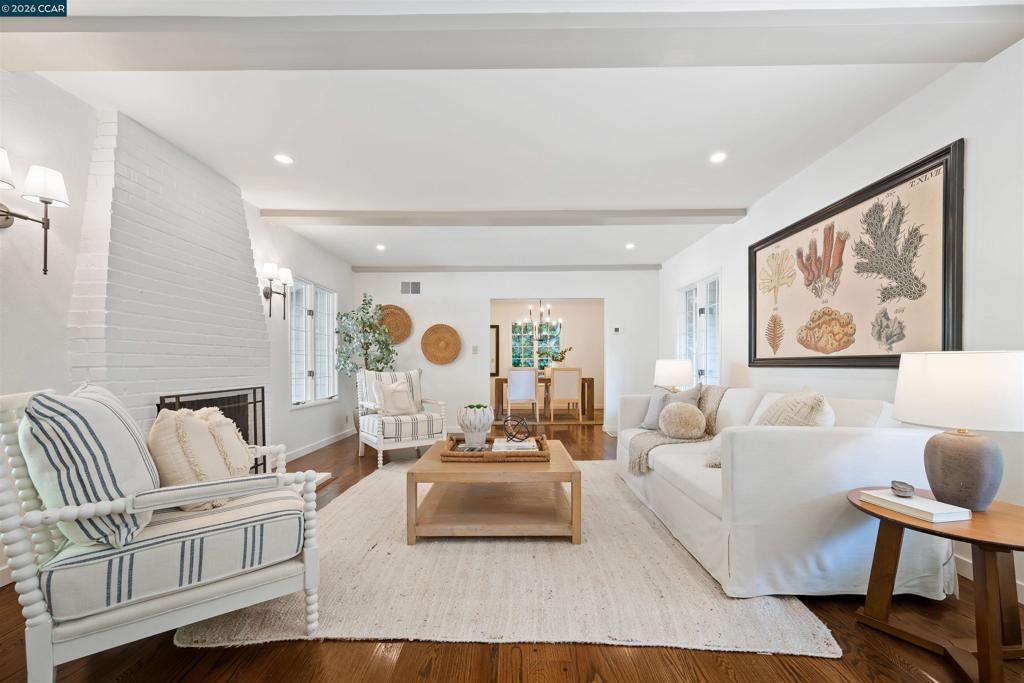 120 Las Vegas Property Photo 4