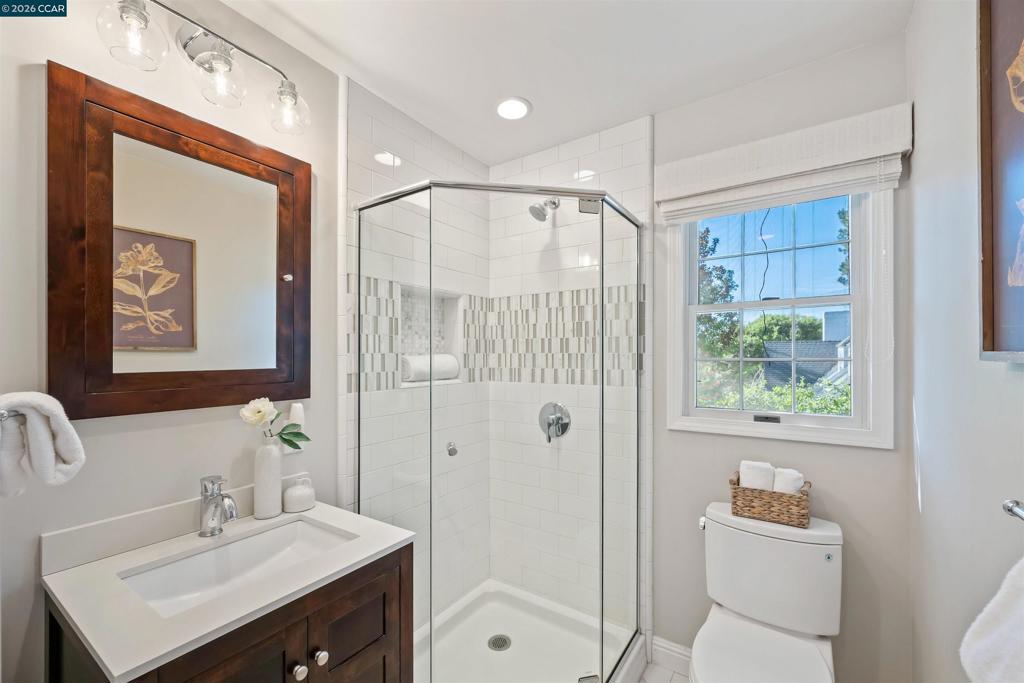 120 Las Vegas Property Photo 16