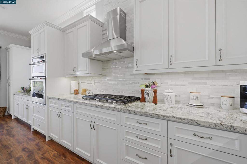 1463 Bismarck Ln Property Photo 6