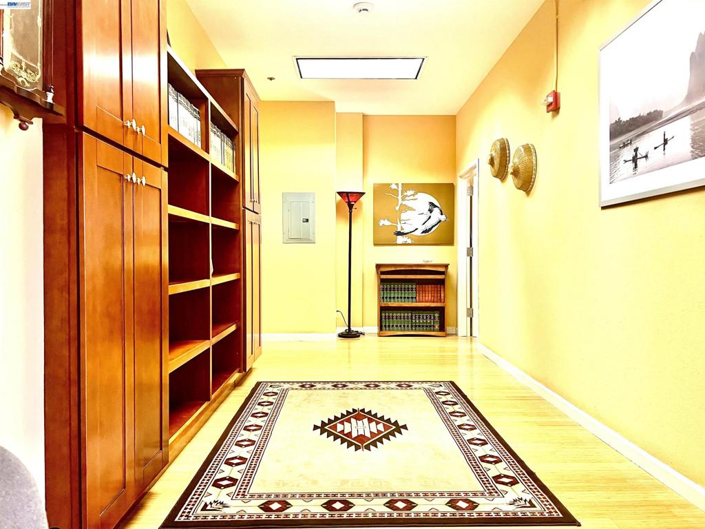 212 9th Street Unit #301 Property Photo 4