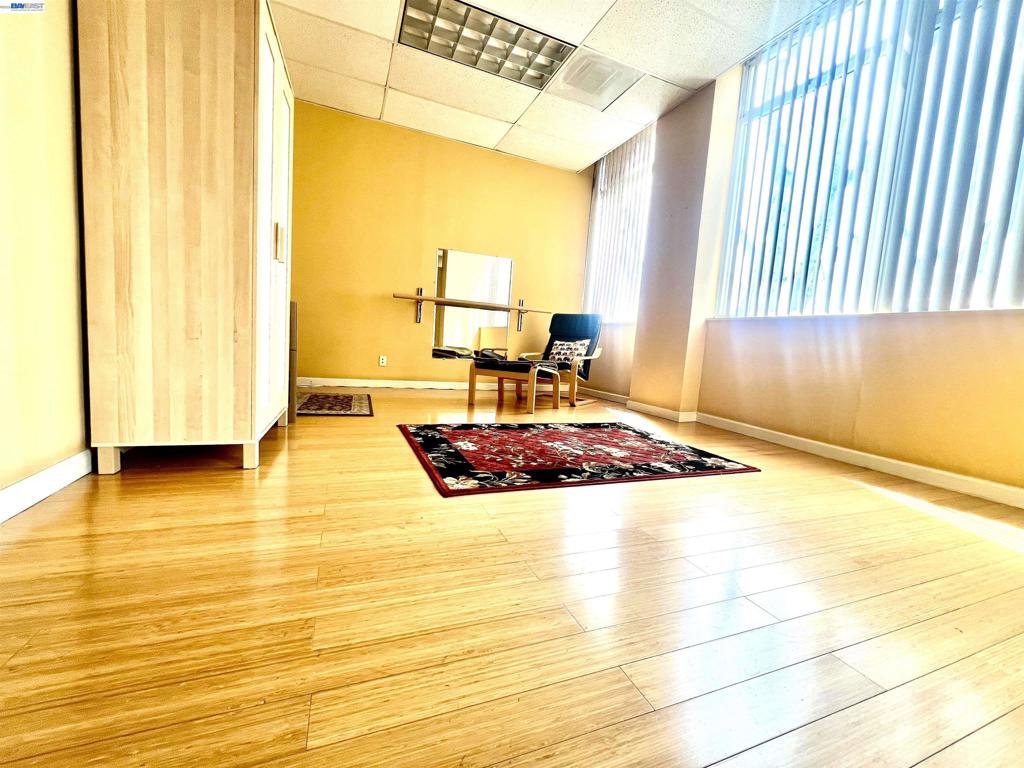 212 9th Street Unit #301 Property Photo 8
