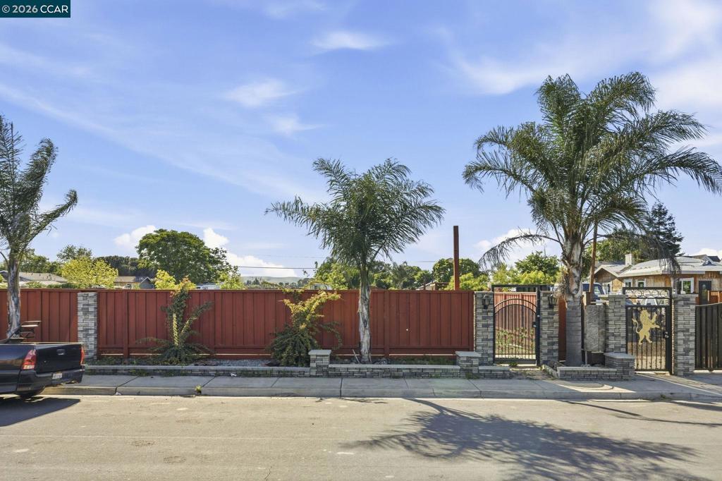 205 Solano Ave Property Photo 2