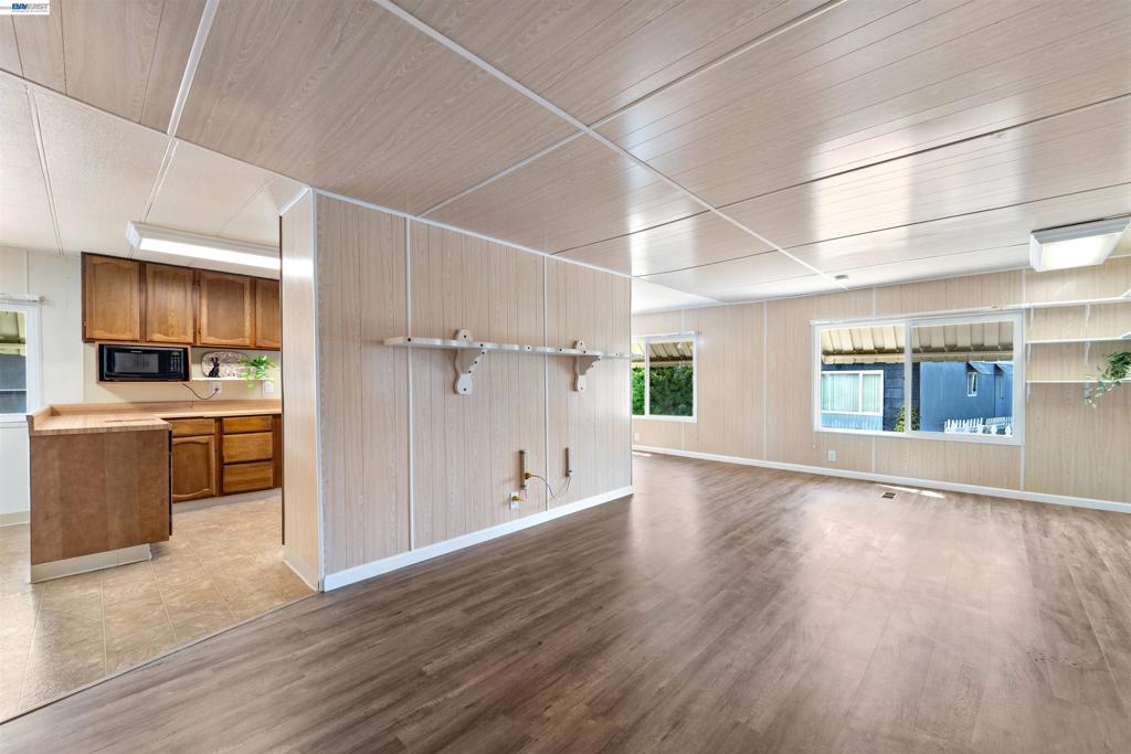 301 Maui Circle Property Photo 4