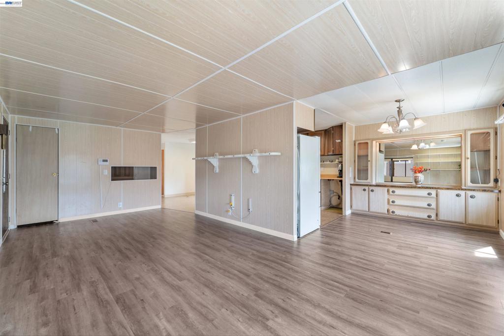301 Maui Circle Property Photo 5