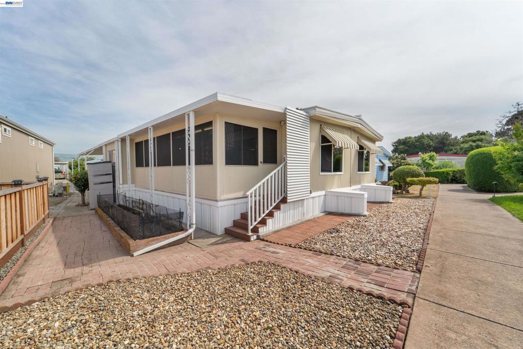 301 Maui Circle Property Photo 28
