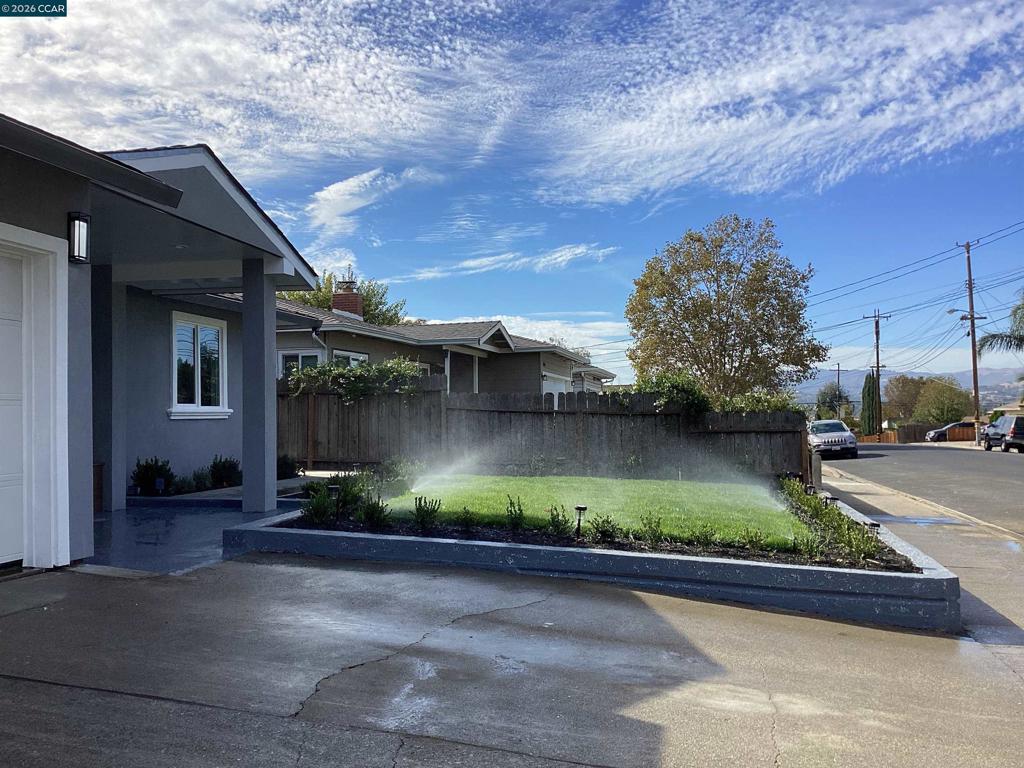 2848 Gillet Ave Property Photo 1