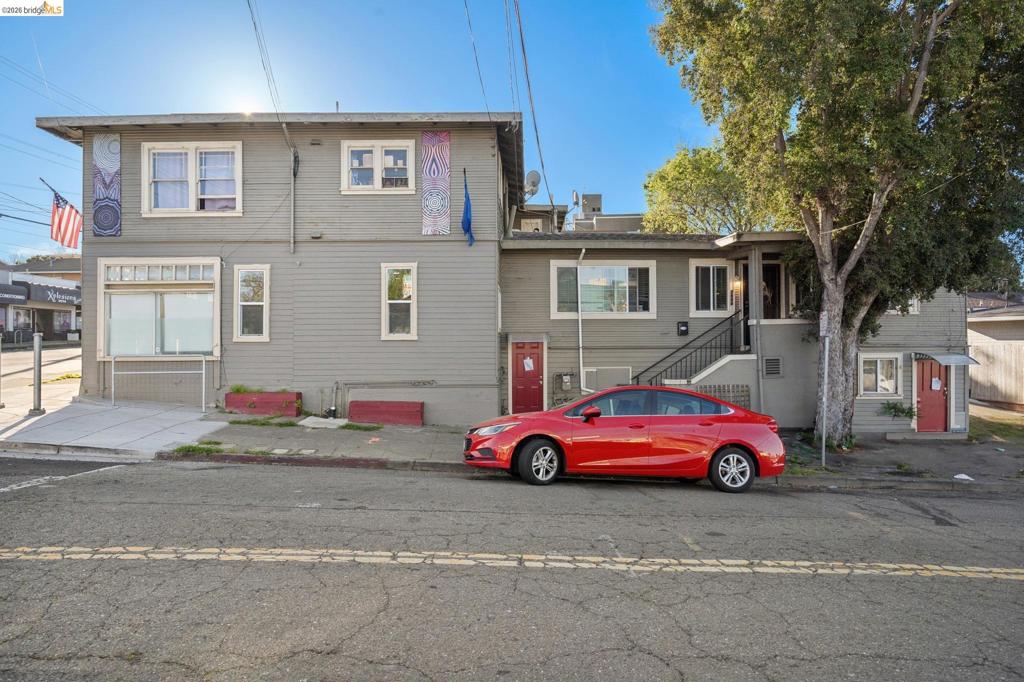 3558 Maple Ave Property Photo 2