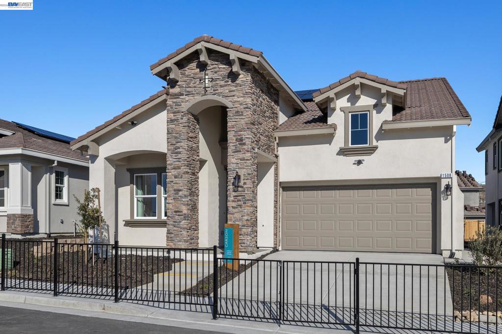 1508 Millennium Way Property Photo 4