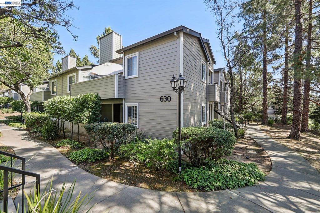 630 Canyon Oaks Drive D Property Photo 1