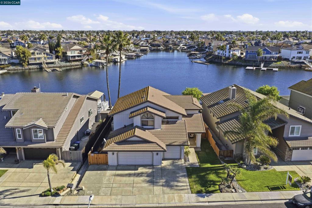 2027 Windward Pt Property Photo 2