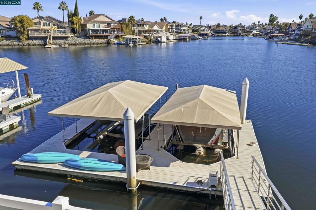 2027 Windward Pt Property Photo 3