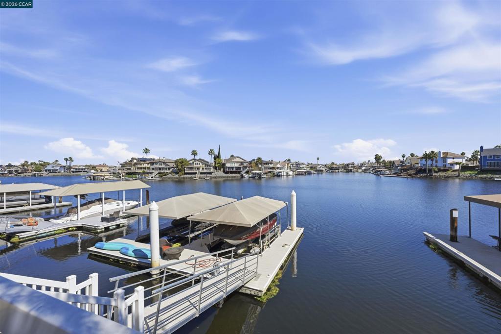 2027 Windward Pt Property Photo 5