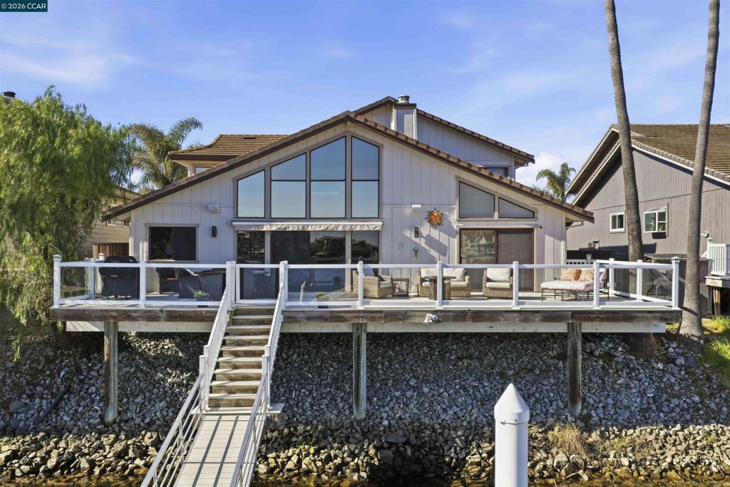2027 Windward Pt Property Photo 8