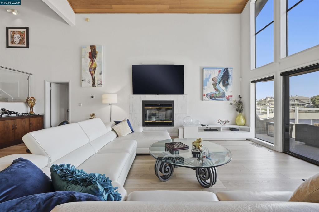 2027 Windward Pt Property Photo 19