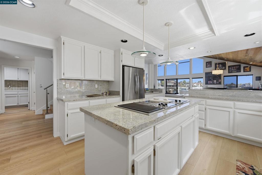 2027 Windward Pt Property Photo 25