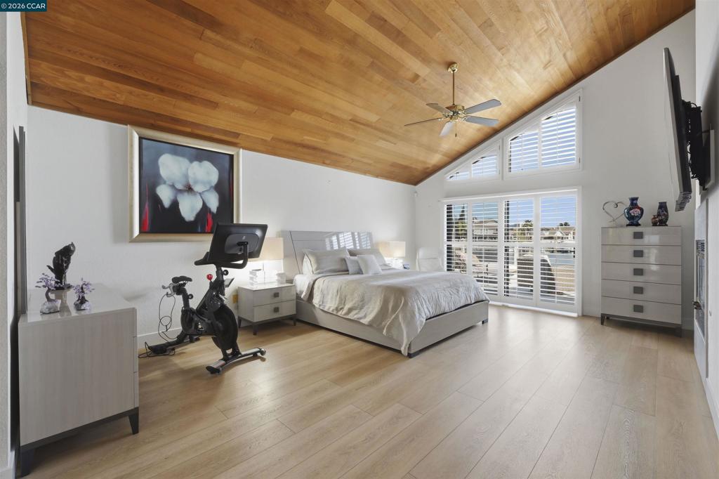 2027 Windward Pt Property Photo 26